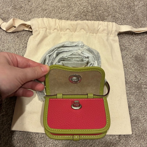 Coachtopia Wavy Wallet w/ crossbody strap - Picture 2 of 5